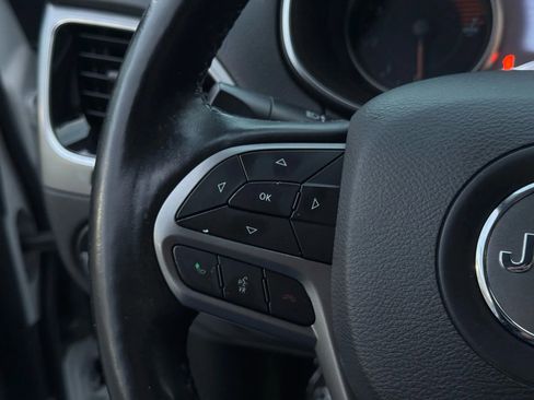 Used 2019 Jeep Cherokee Limited image 34