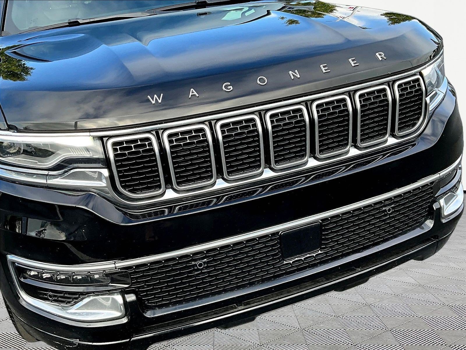 Used 2024 Jeep Wagoneer 4WD image 34