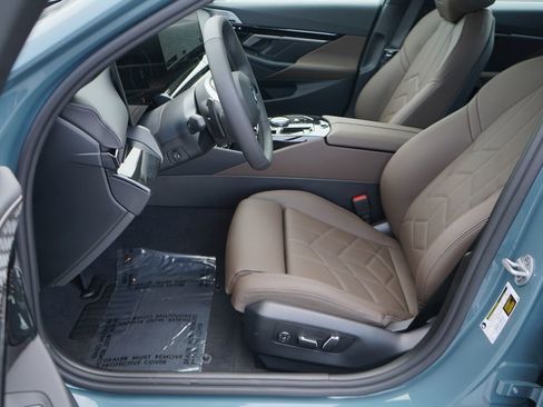 Used 2025 BMW 530i image 11