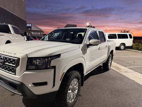 Used 2022 Nissan Frontier SV AWD/4WD image 10