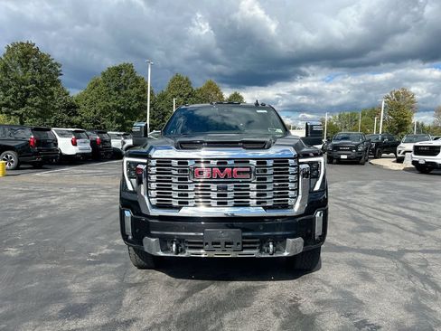 Used 2024 GMC Sierra 2500 Denali w/ Denali Reserve Package AWD/4WD image 3