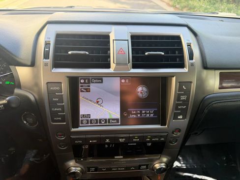 Used 2017 Lexus GX 460 Luxury AWD/4WD image 32