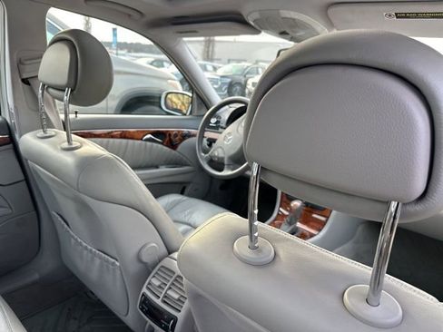 Used 2005 Mercedes-Benz E 500 4MATIC Sedan image 12