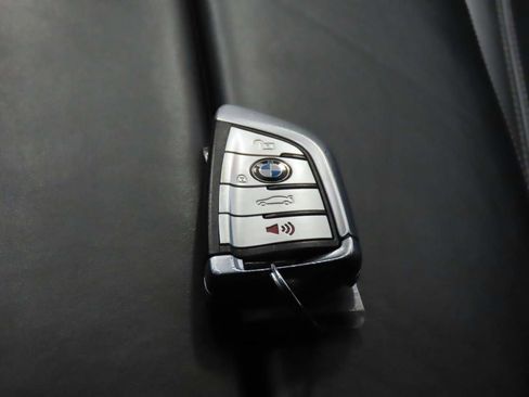 Used 2021 BMW 740i w/ M Sport Package RWD image 16