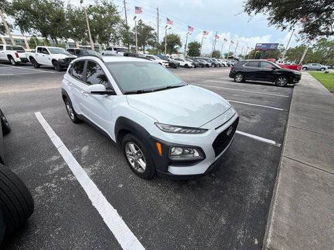 Used 2018 Hyundai Kona SEL FWD image 2
