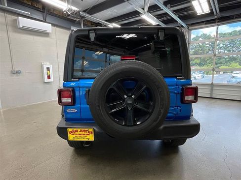 Used 2022 Jeep Wrangler Unlimited Sport AWD/4WD image 4