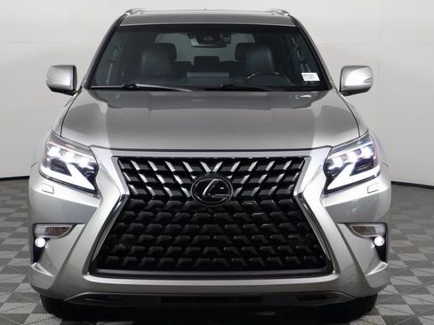 Used 2023 Lexus GX 460 Luxury w/ Off Road Package image 2