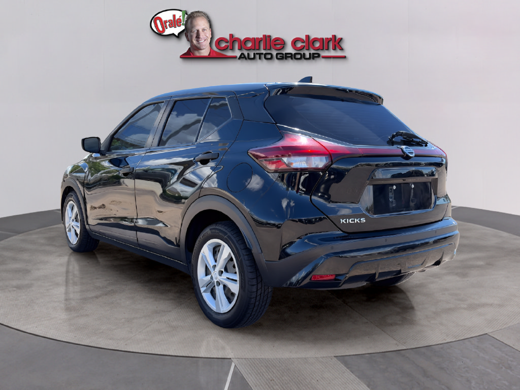 Used 2021 Nissan Kicks S FWD image 3
