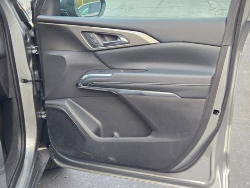 Certified 2025 Chevrolet Traverse LT image 5