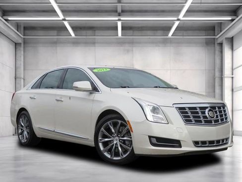 Used 2013 Cadillac XTS image 1