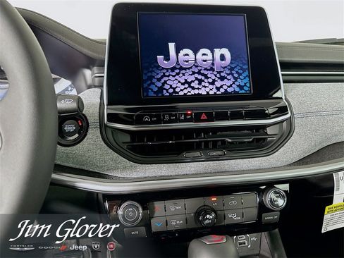 New 2026 Jeep Compass Latitude image 30