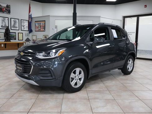 Used 2018 Chevrolet Trax LT AWD/4WD image 2
