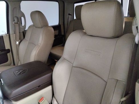 Used 2017 RAM 1500 Laramie w/ Convenience Group image 32