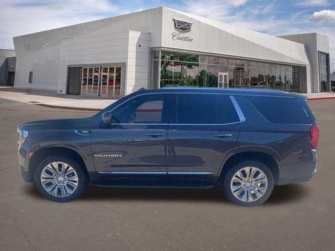 Used 2021 GMC Yukon SLT w/ SLT Luxury Plus Package image 2