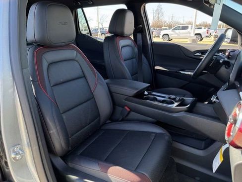 New 2026 Chevrolet Equinox RS w/ Convenience Package III FWD image 24
