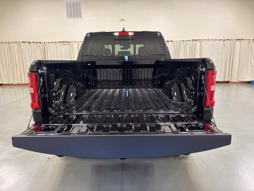 New 2027 RAM 1500 Laramie AWD/4WD image 5