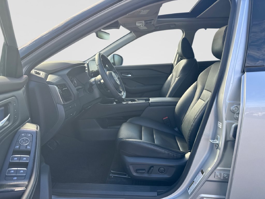 Used 2022 Nissan Rogue SL w/ SL Premium Package FWD image 13