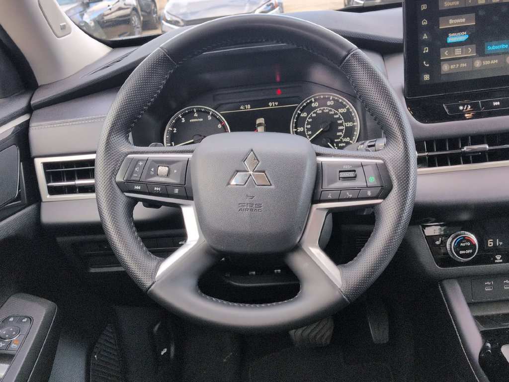Used 2025 Mitsubishi Outlander SE AWD/4WD image 22