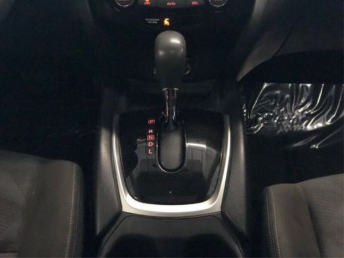 Used 2015 Nissan Rogue SV AWD/4WD image 25
