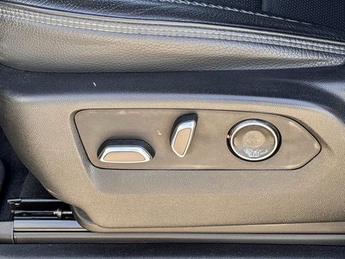 Used 2021 GMC Yukon Denali w/ Denali Premium Package image 23