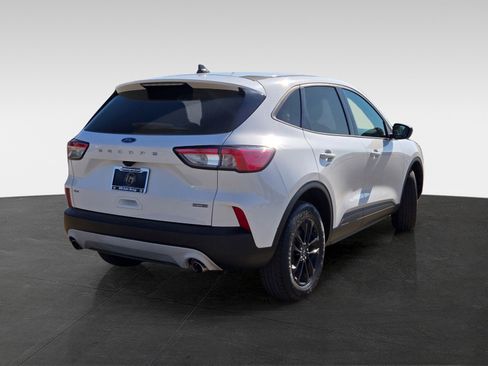 Used 2020 Ford Escape SE Sport image 4