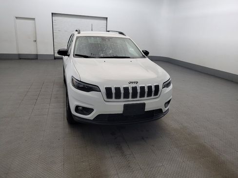 Used 2022 Jeep Cherokee Latitude Lux w/ Mopar Interior Package AWD/4WD image 14