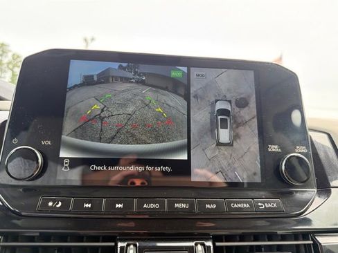 Used 2023 Nissan Pathfinder SL FWD image 29