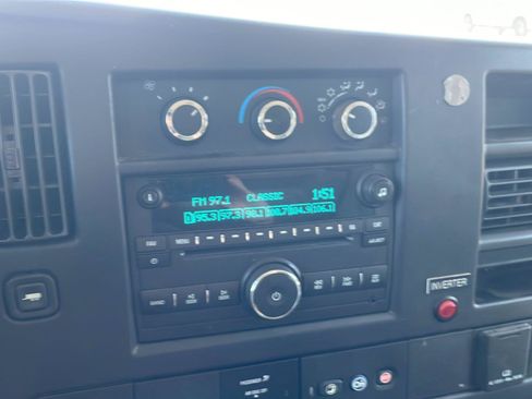 Used 2015 Chevrolet Express 2500 RWD image 10