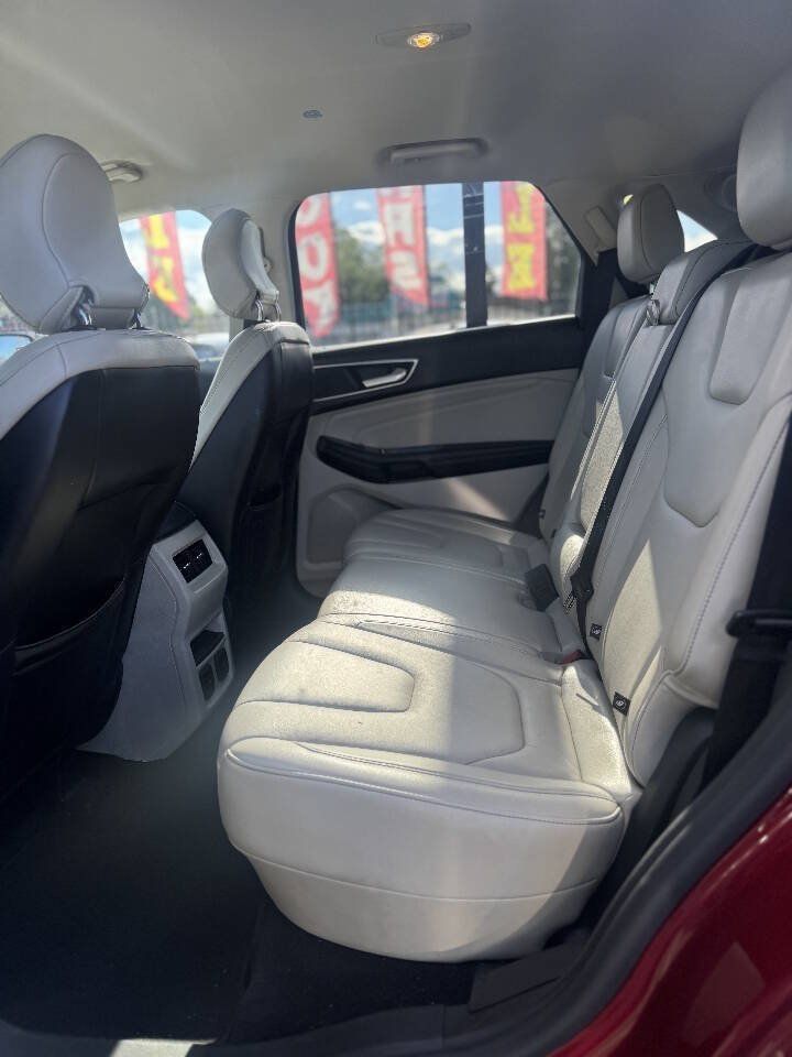 Used 2016 Ford Edge Titanium w/ Technology Package AWD/4WD image 9