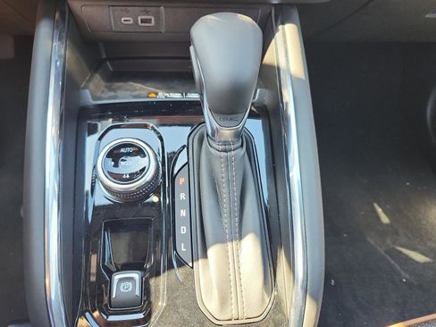 New 2025 GMC Canyon AT4 w/ Nightfall Edition image 16