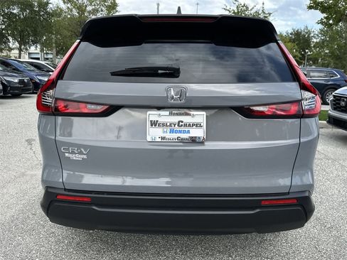 Used 2023 Honda CR-V LX image 6