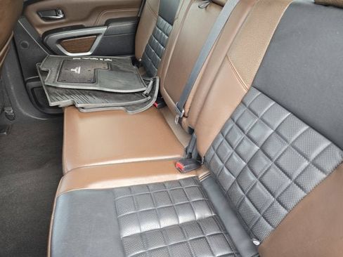 Used 2019 Nissan Titan Platinum Reserve AWD/4WD image 16