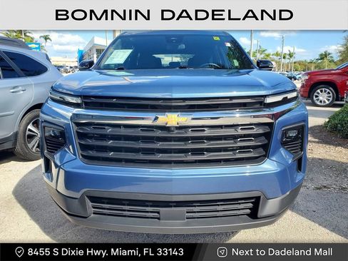 Used 2024 Chevrolet Traverse LS image 2