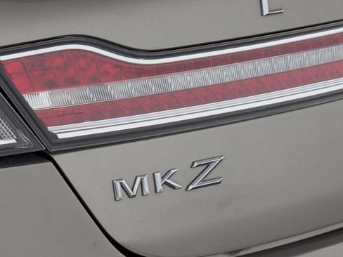 Used 2018 Lincoln MKZ Premiere FWD image 10