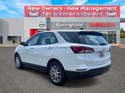 Used 2022 Chevrolet Equinox LS AWD/4WD image 6