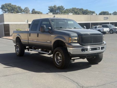 Used 2005 Ford F350 Lariat image 3