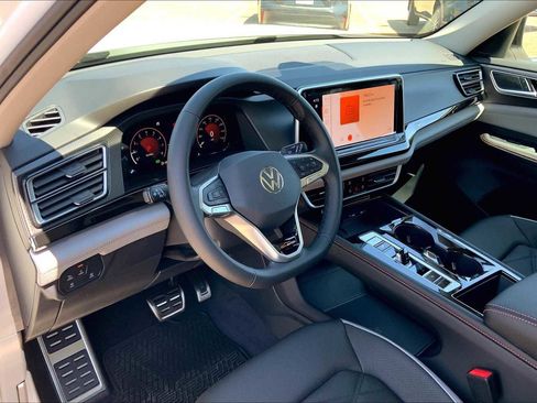 New 2026 Volkswagen Atlas Peak Edition AWD/4WD image 8