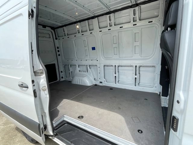 Used 2025 Mercedes-Benz Sprinter 2500 image 9