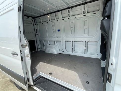 Used 2025 Mercedes-Benz Sprinter 2500 image 9