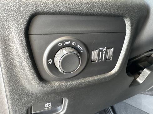 New 2026 Jeep Grand Cherokee Altitude RWD image 12
