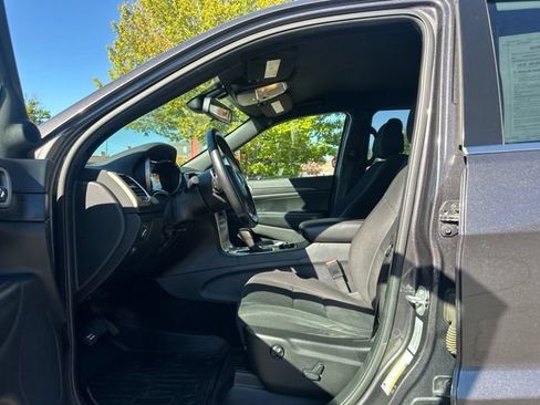 Used 2016 Jeep Grand Cherokee Laredo w/ Quick Order Package 23E AWD/4WD image 14