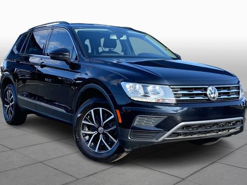 Used 2021 Volkswagen Tiguan SE image 2