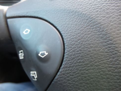 Used 2004 Mercedes-Benz E 500 4MATIC Sedan image 8
