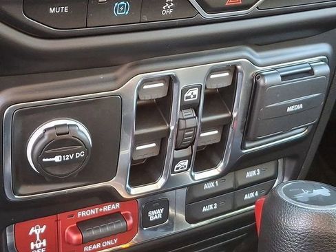 Used 2023 Jeep Wrangler Unlimited Rubicon 4xe image 37