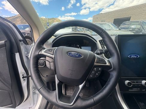 Used 2024 Ford Edge SEL image 2