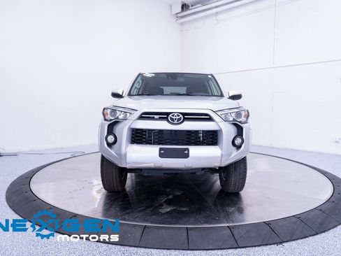 Used 2020 Toyota 4Runner SR5 image 4