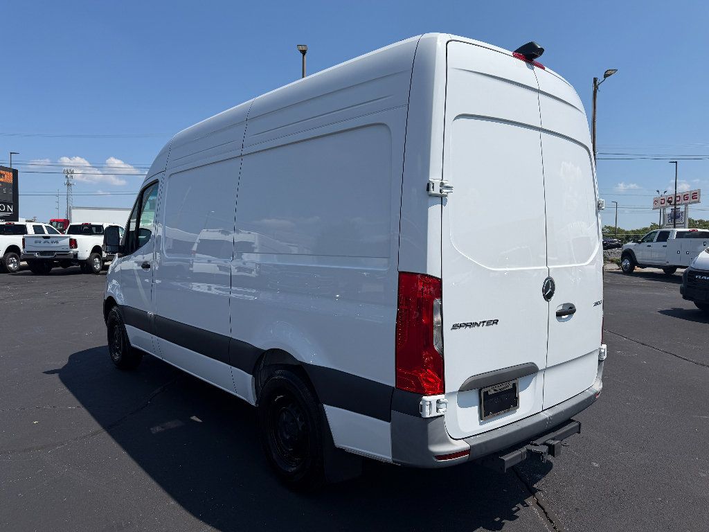 Used 2024 Mercedes-Benz Sprinter 2500 image 7