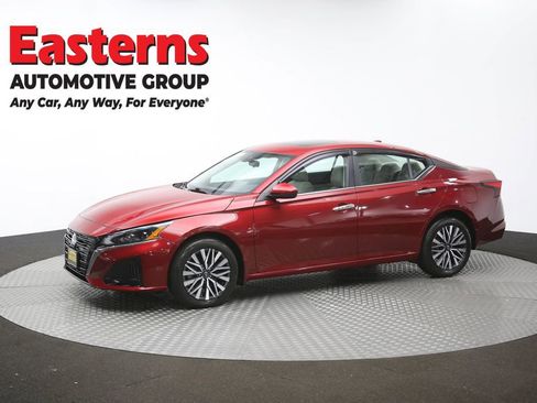 Used 2023 Nissan Altima 2.5 SV w/ SV Premium Package AWD/4WD image 56