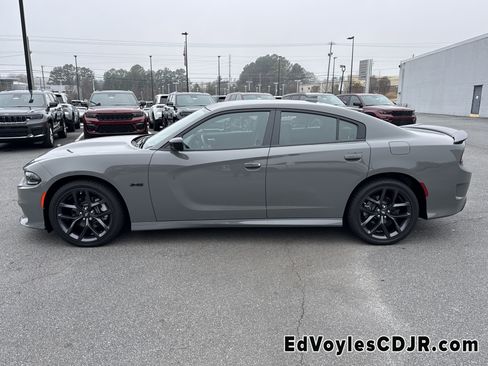 Used 2023 Dodge Charger R/T w/ Blacktop Package image 7