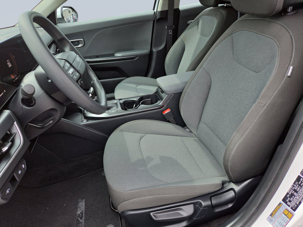 Used 2026 Kia K4 FWD image 11